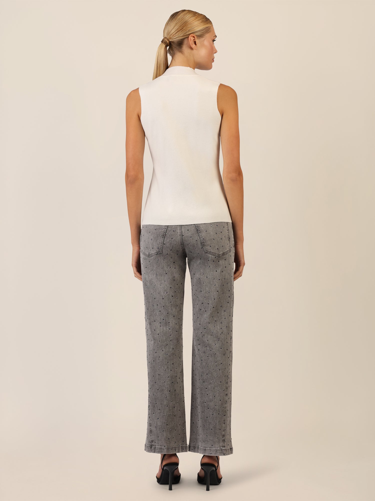 APART Stricktop mit Stehkragen und Ärmellos-Design | creme