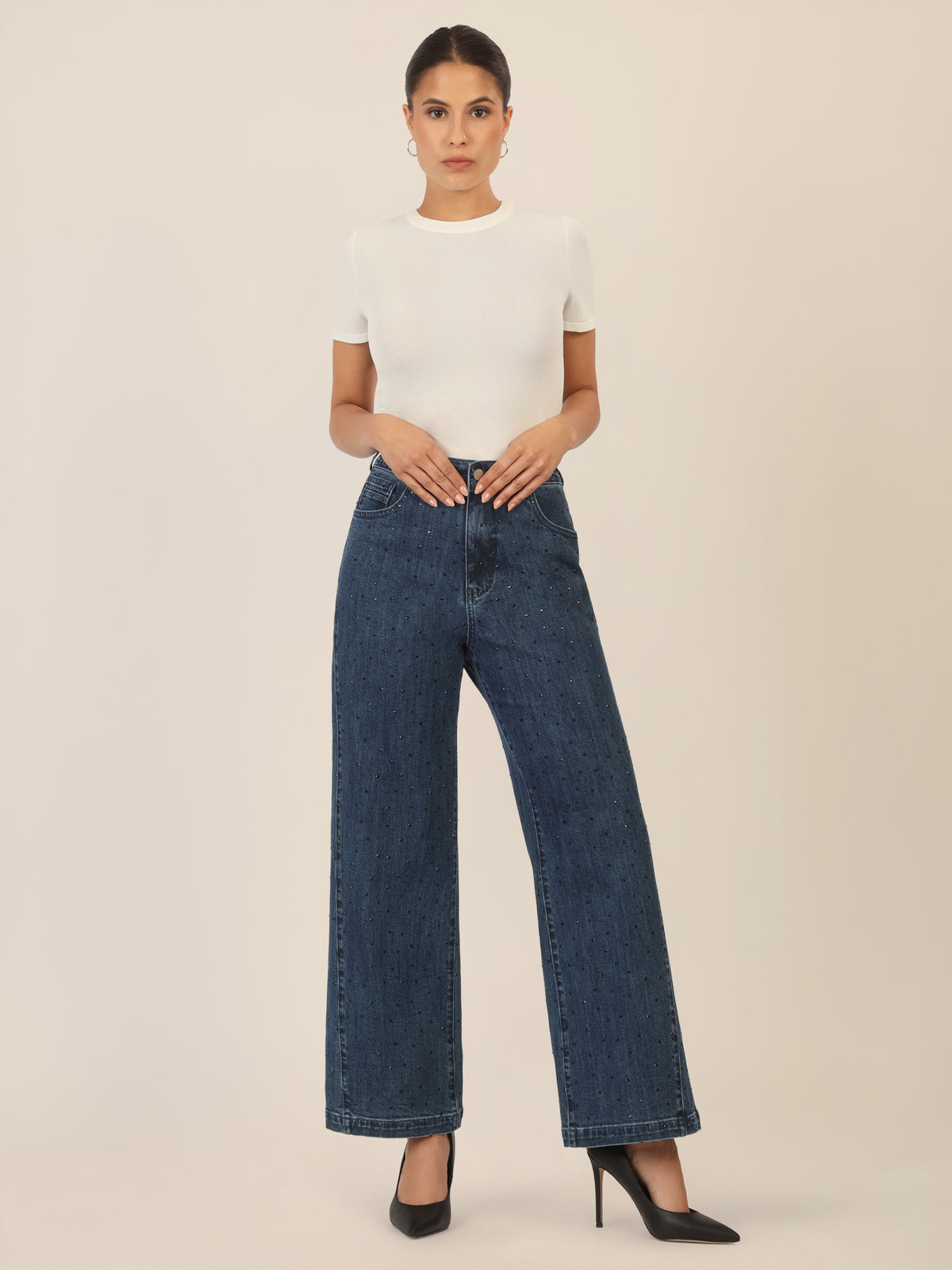 APART Weite Jeans mit Kristallsteinen in Stone- washed Optic | mittelblau