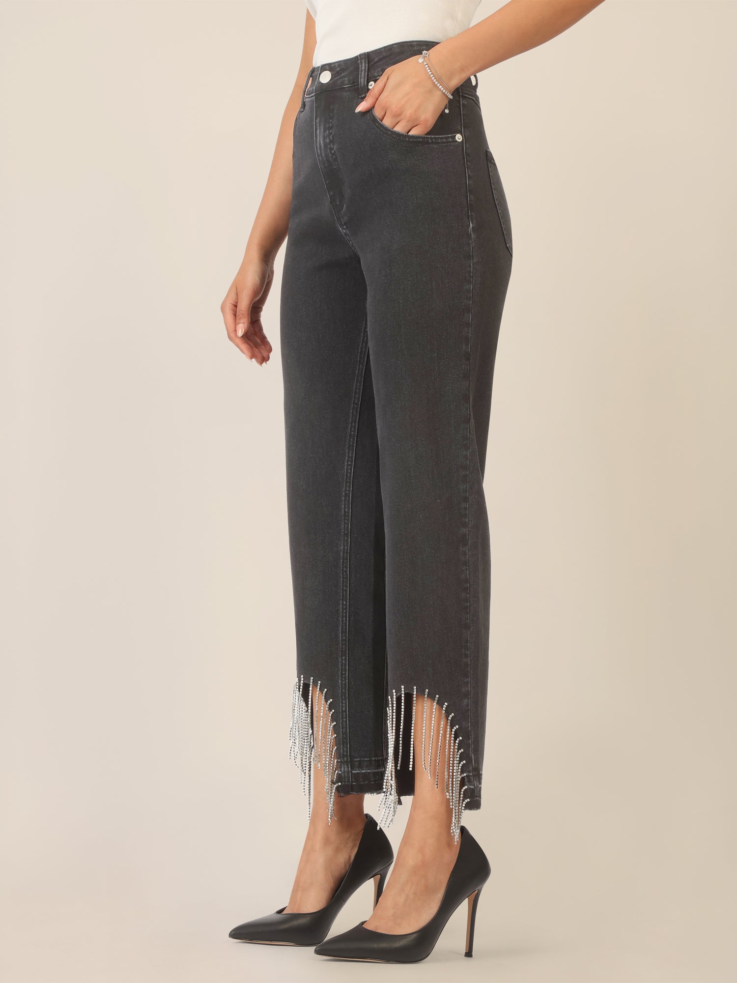 APART Mom Jeans mit Kristallsteinen mit Kristallstein Fransen am Saum | schwarz