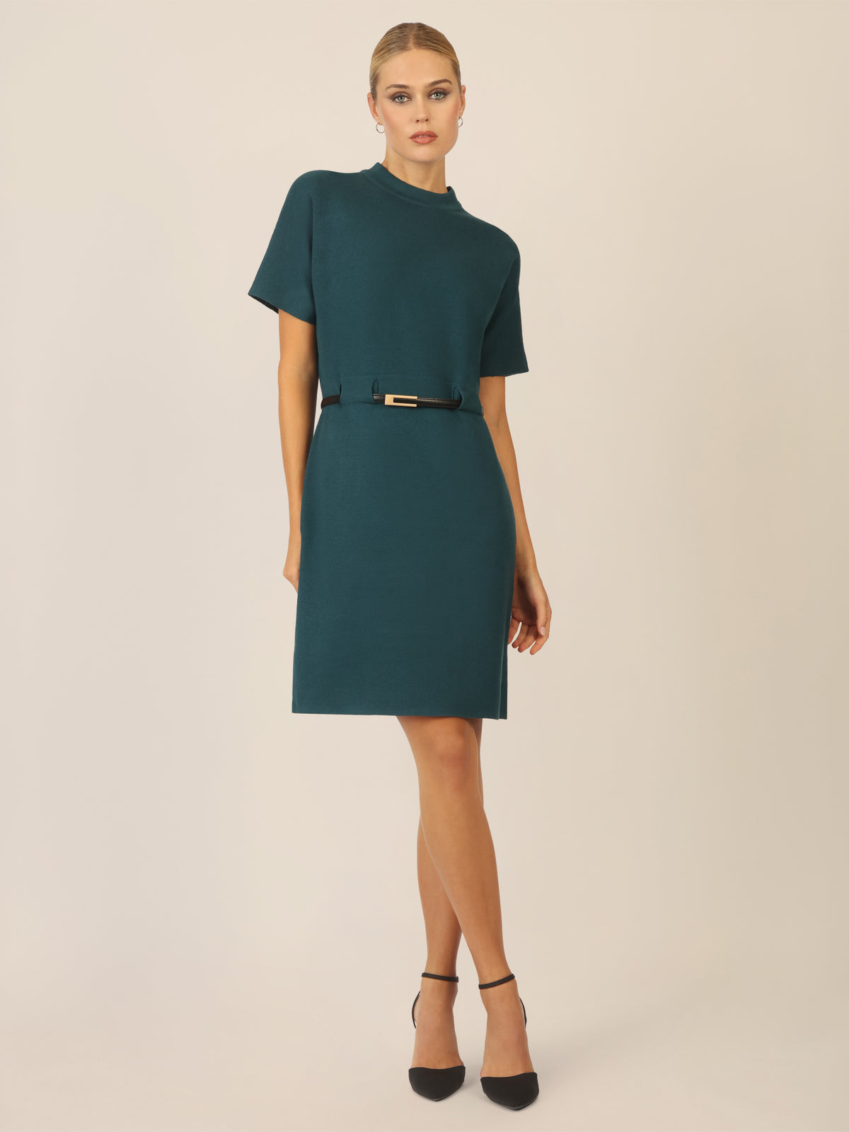 APART Strickkleid mit Gürtel und Stehkragen | dunkelgrün