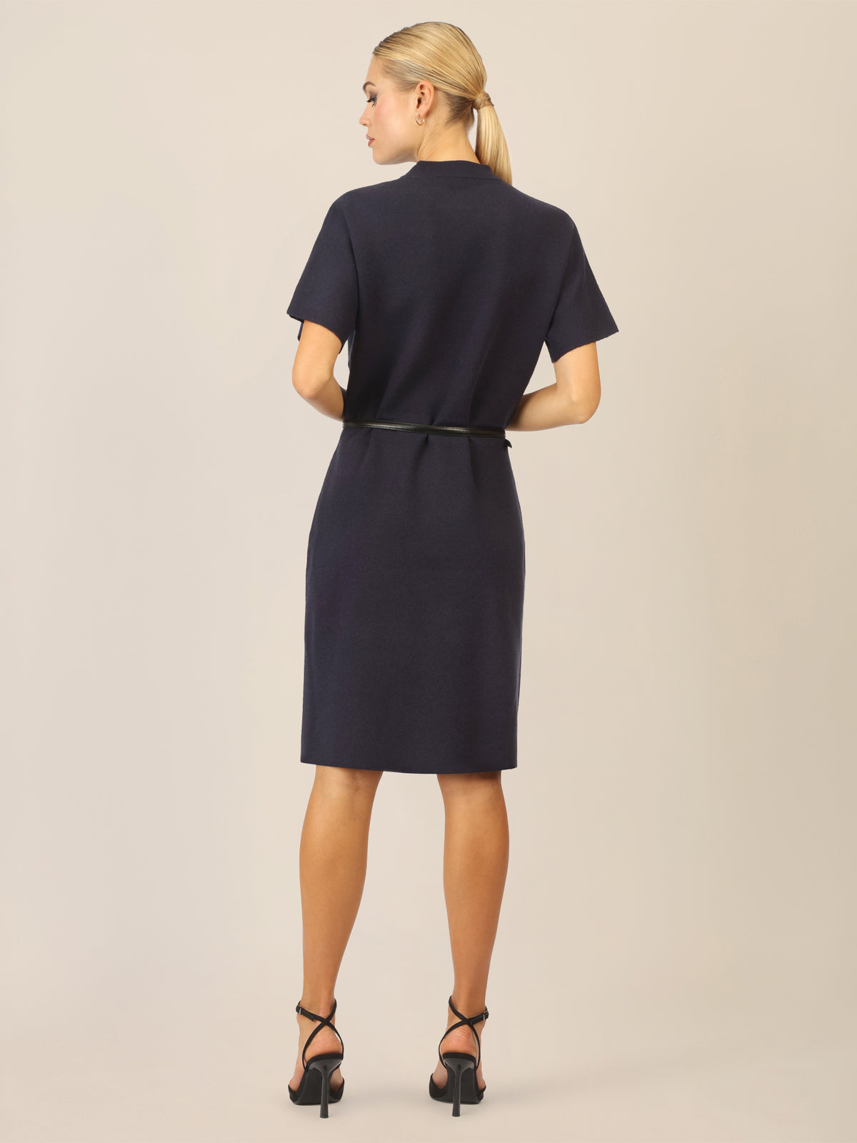 APART Strickkleid mit Gürtel und Stehkragen | nachtblau