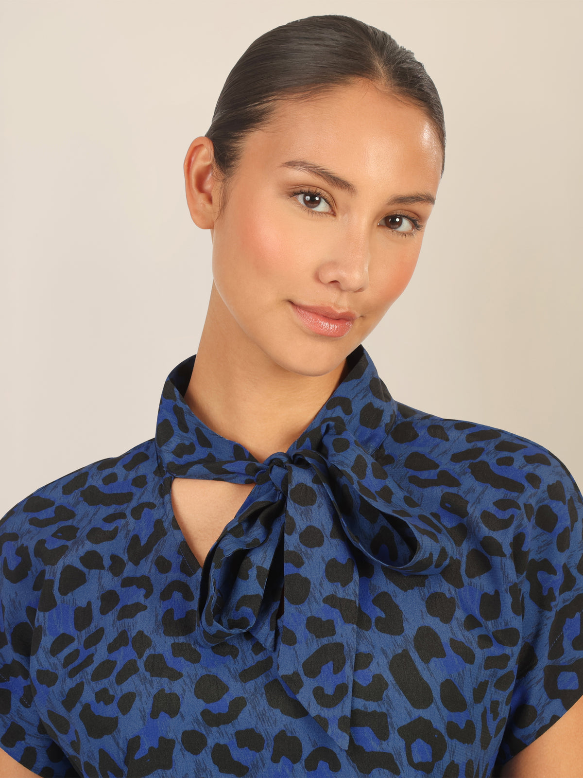 APART Bluse mit Schleifendetail und Animal-Print | mittelblau-multicolor