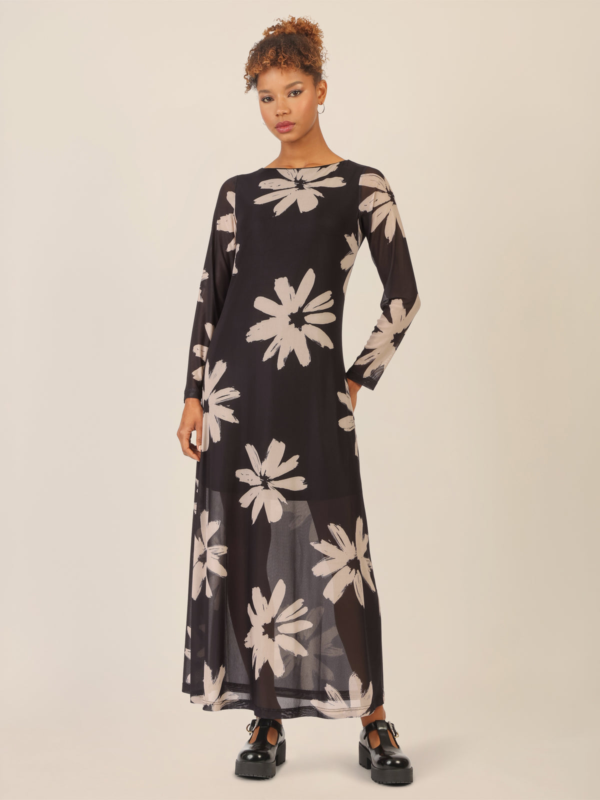 APART Maxi Meshkleid mit großem Blumenprint | schwarz-nude