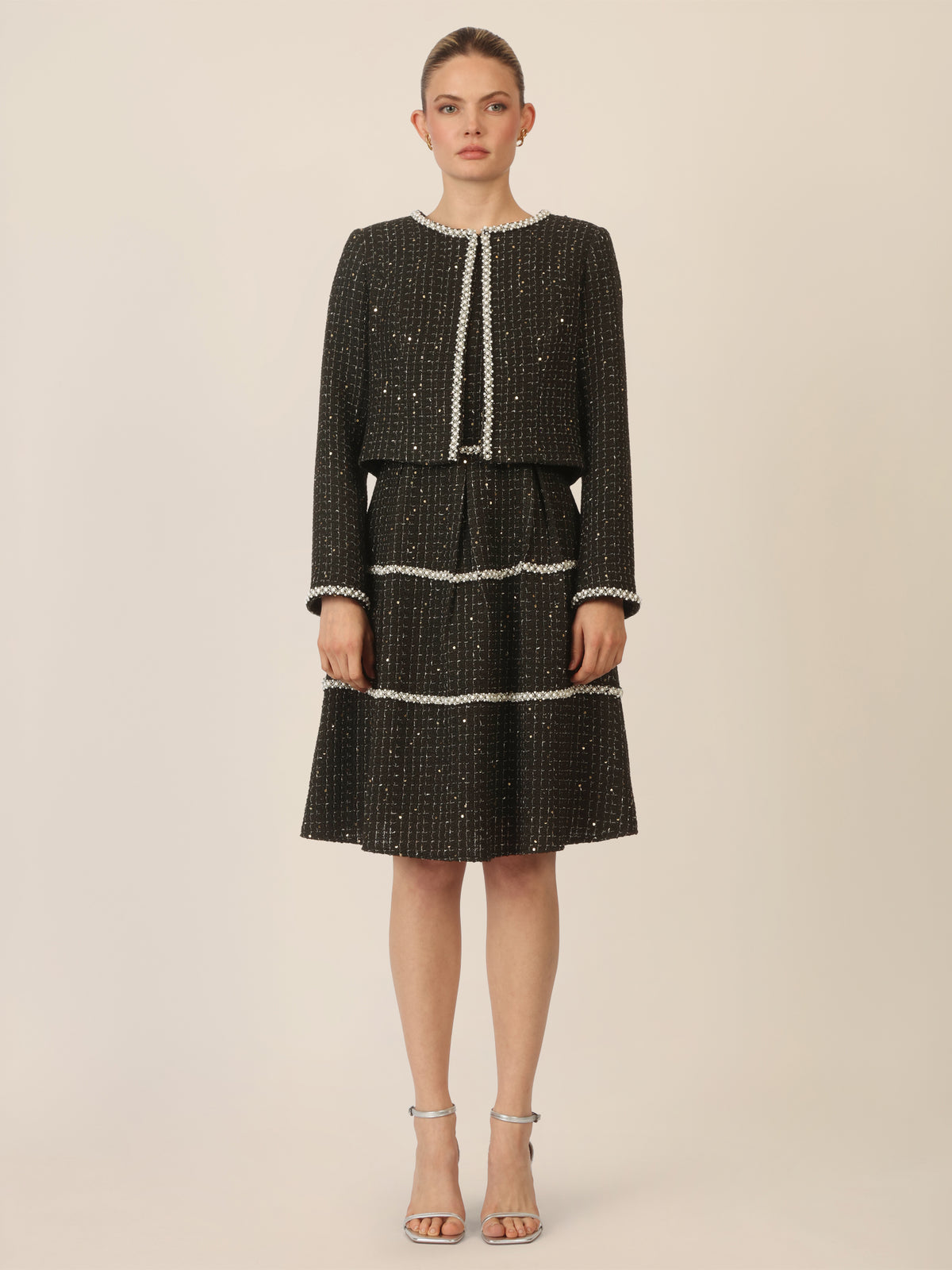 APART Bouclé Bolero mit goldfarbenen Pailletten und Glanzgarn | schwarz