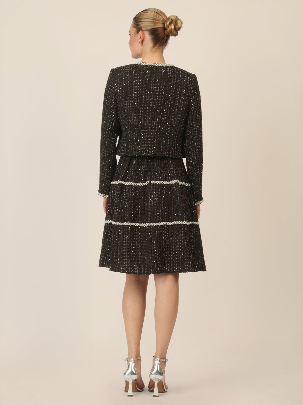 APART Bouclé Bolero mit goldfarbenen Pailletten und Glanzgarn | schwarz