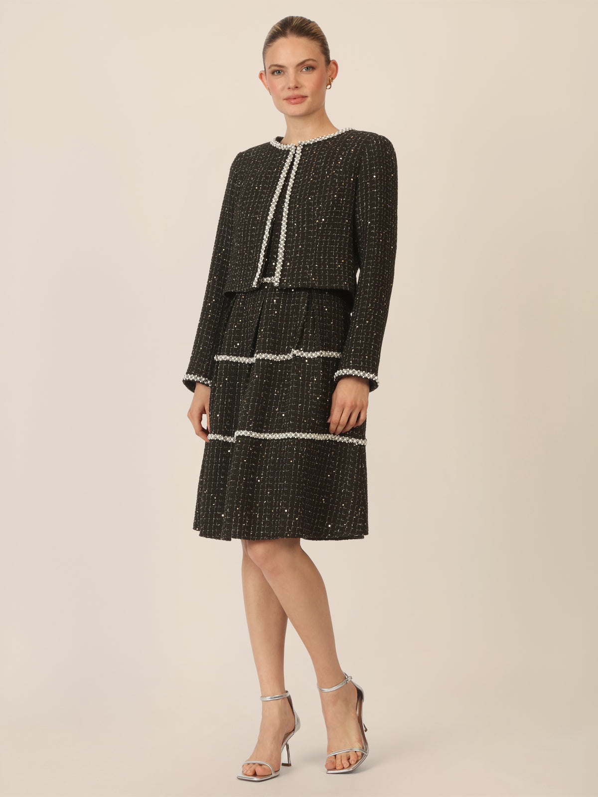 APART Bouclé Bolero mit goldfarbenen Pailletten und Glanzgarn | schwarz