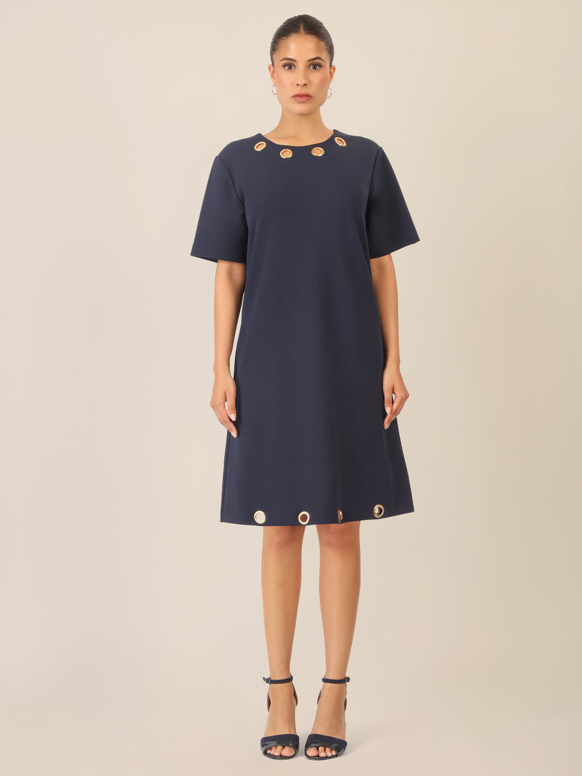 APART Kleid mit goldenen Ösendetails | nachtblau