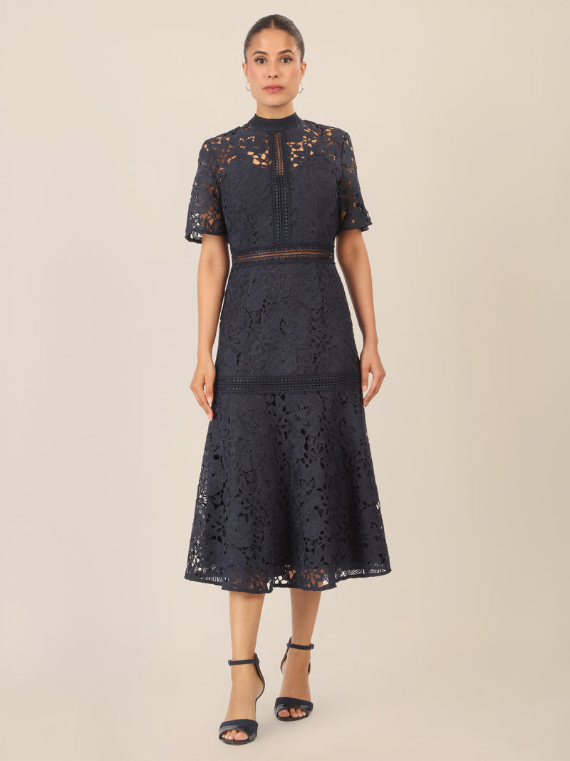 APART Midi Spitzenkleid mit blickdichtem Unterkleid | nachtblau