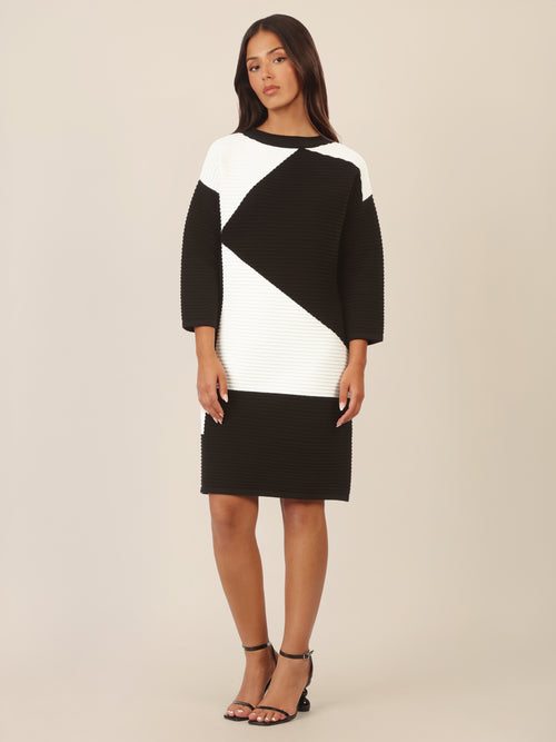 APART Colorblocking Strickkleid mit grafischem Strukturmuster | schwarz-creme image 1