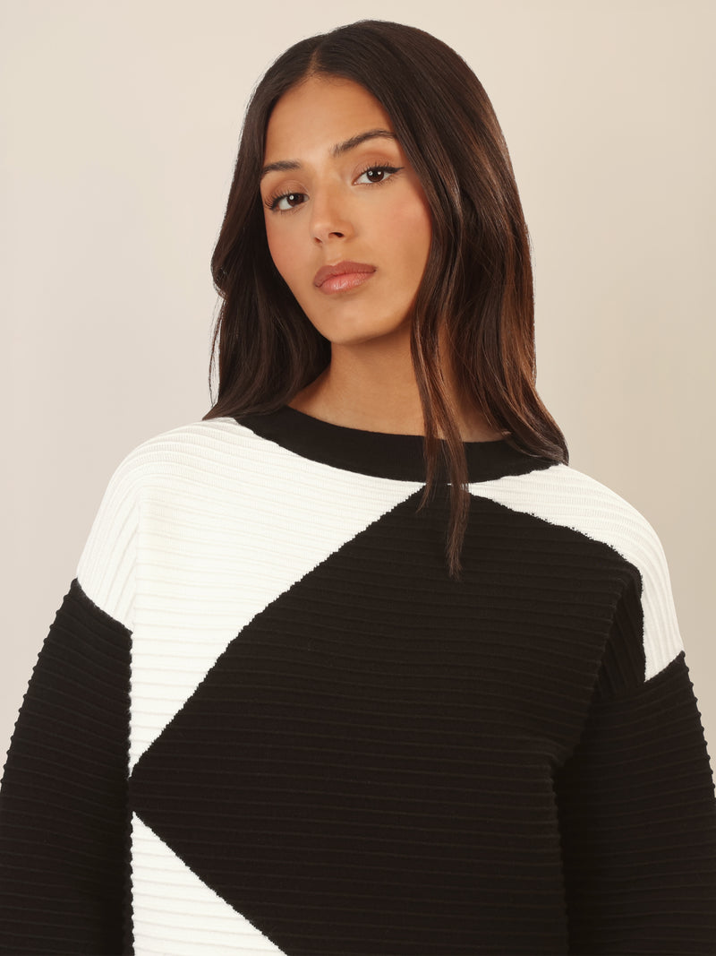 APART Colorblocking Strickkleid mit grafischem Strukturmuster | schwarz-creme
