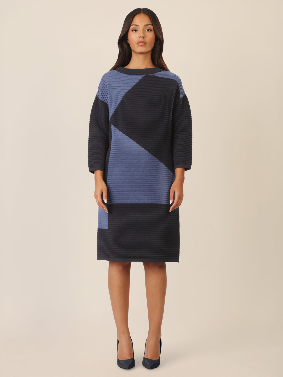 APART Colorblocking Strickkleid mit grafischem Strukturmuster | nachtblau-dunkelblau