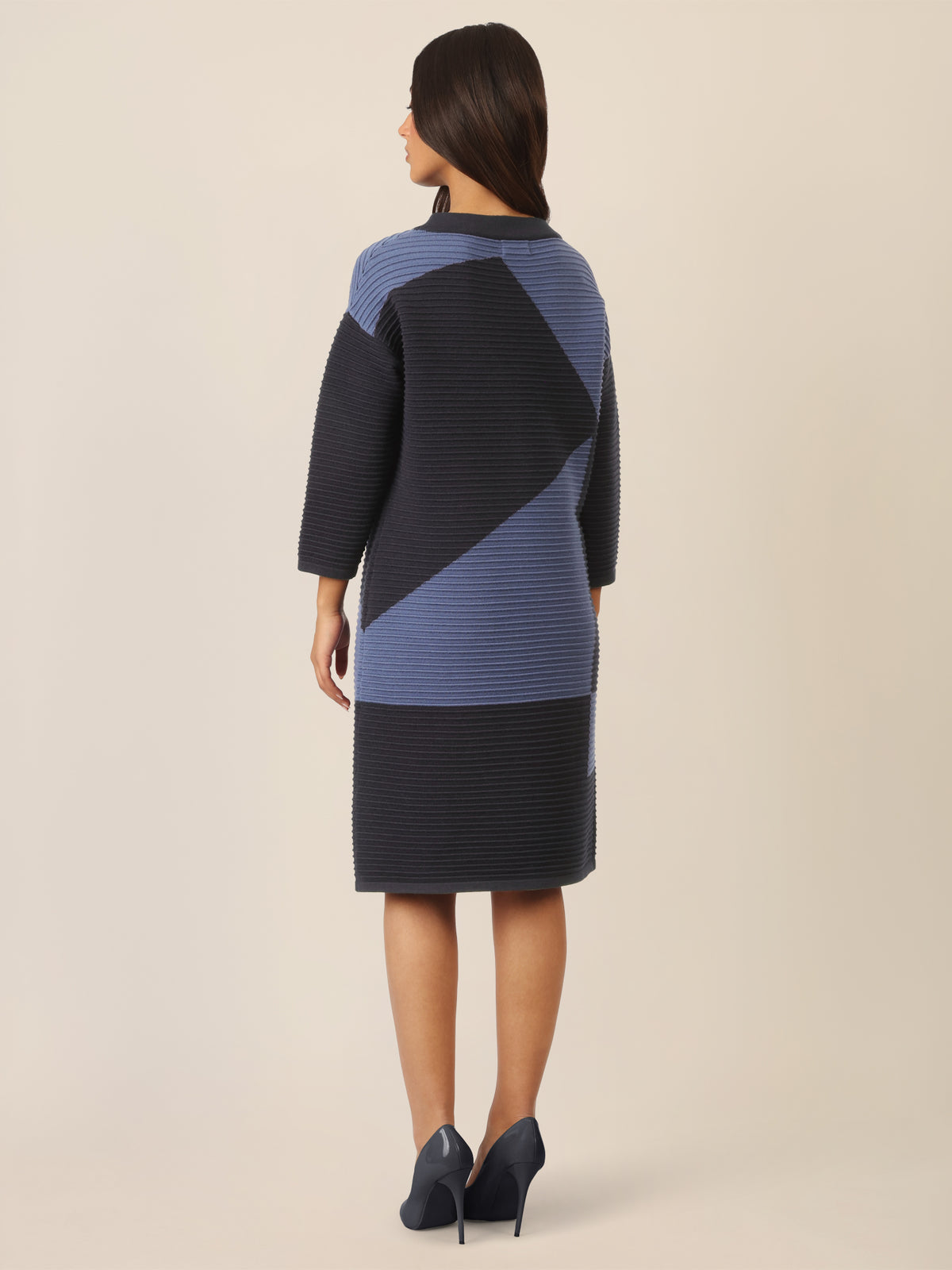 APART Colorblocking Strickkleid mit grafischem Strukturmuster | nachtblau-dunkelblau