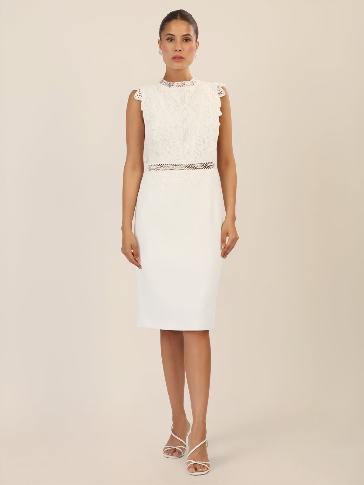 APART Kurzes Hochzeitskleid mit Häkelspitze | creme