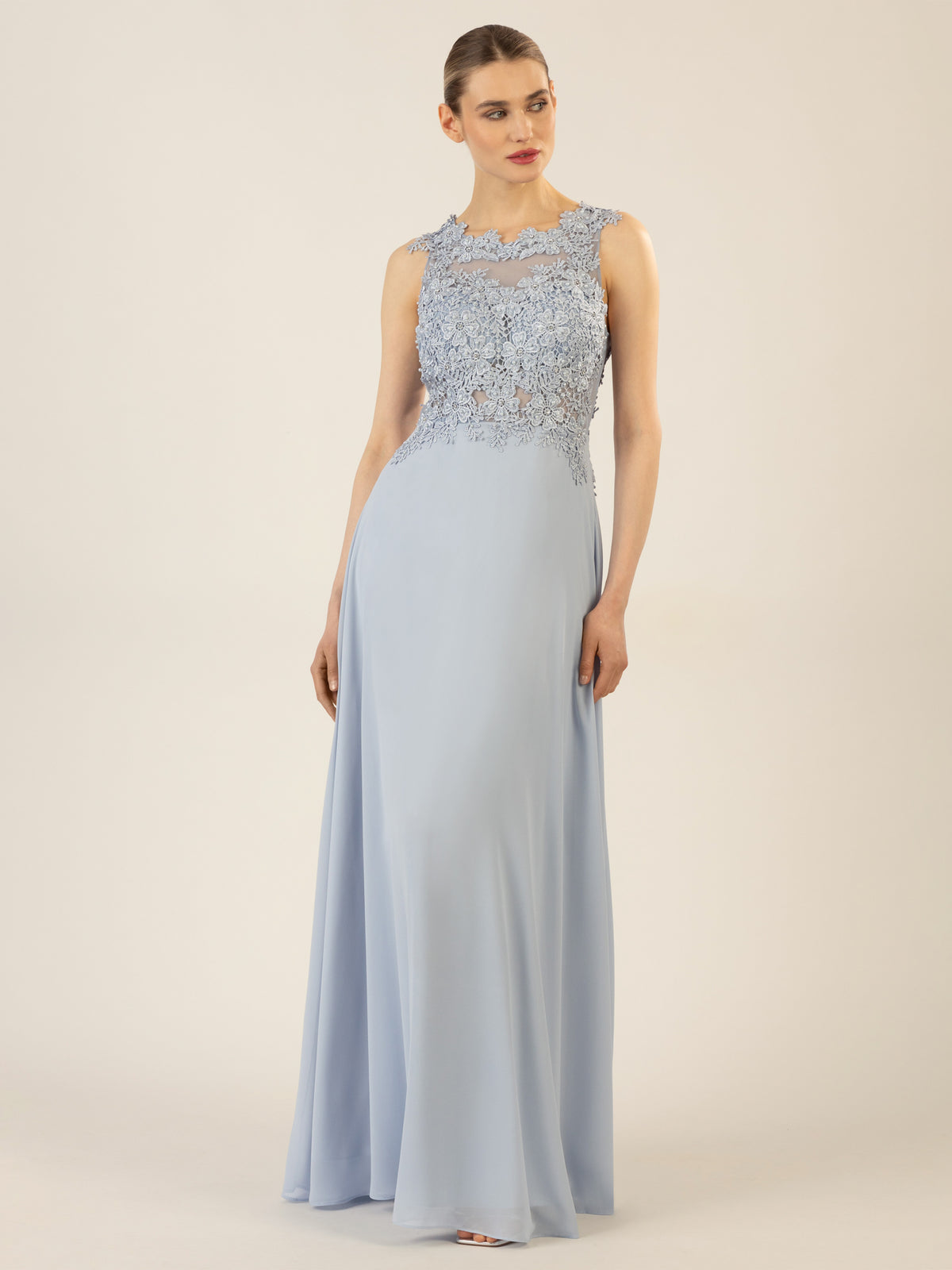 APART Abendkleid im Materialmix aus bestickter Spitze und Chiffon | hellblau