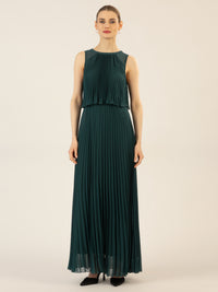 APART Abendkleid mit lose fallendem Sonnenplissee-Part bis zur Taille | emerald