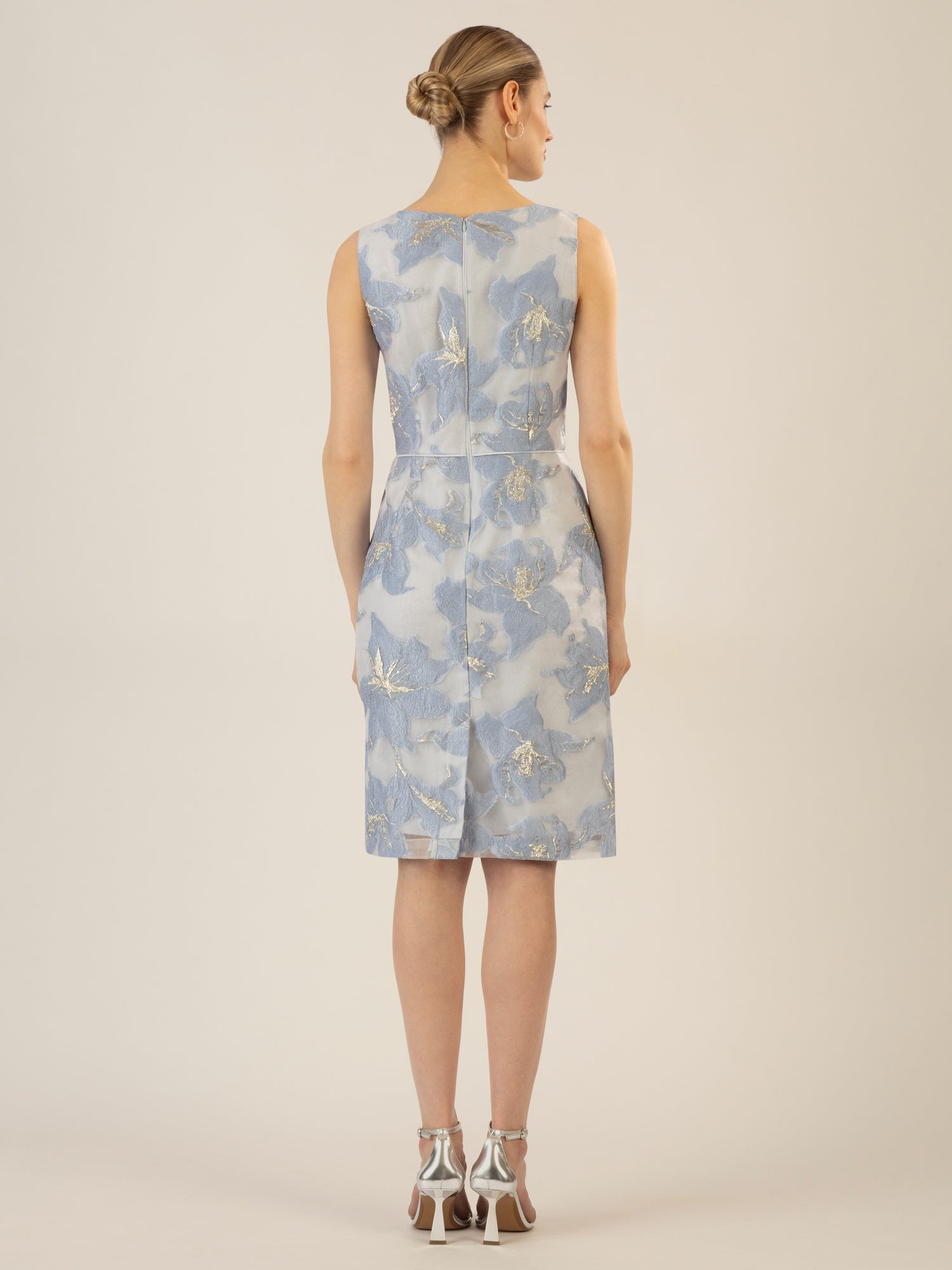 APART Jacquardkleid aus einem strukturierten Organza Jacquard | hellblau-creme