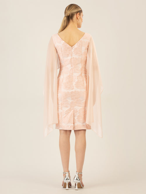 APART Jacquardkleid mit Chiffonstola mit glänzenden Blüten und angearbeitetem Cape aus Chi | rose image 1