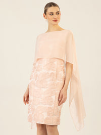 APART Jacquardkleid mit Chiffonstola mit glänzenden Blüten und angearbeitetem Cape aus Chi | rose
