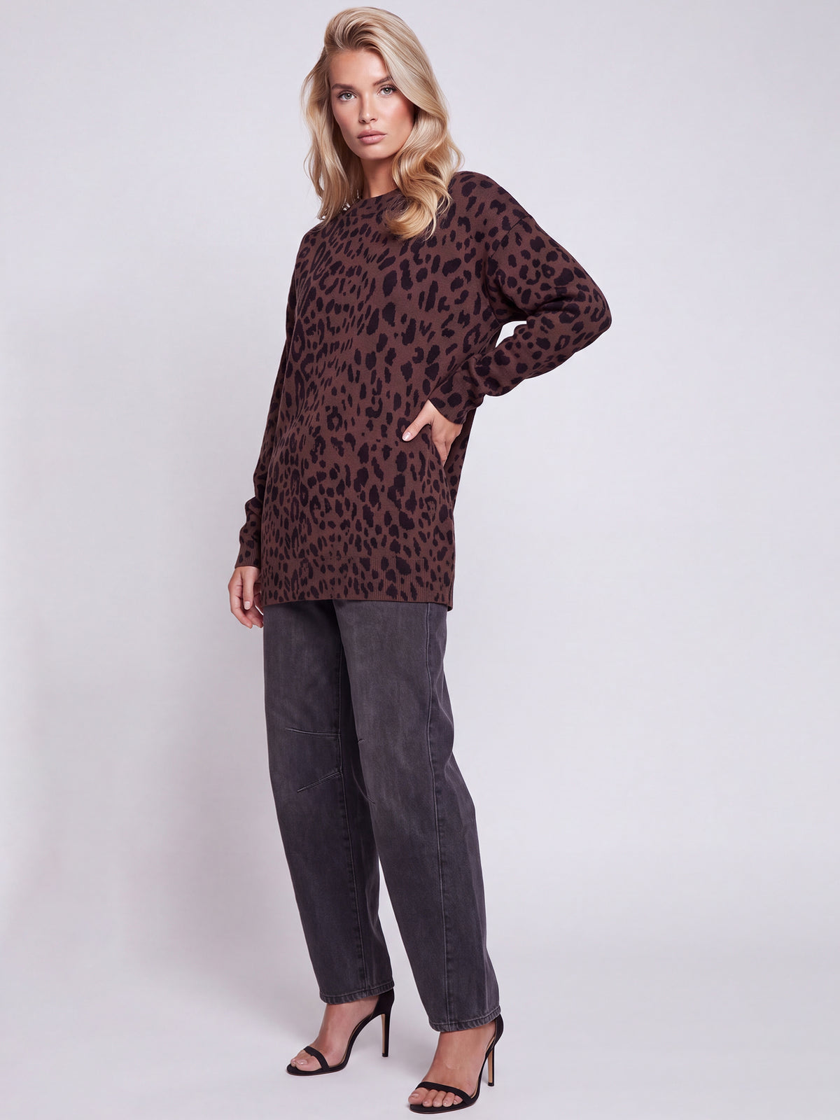 Oversized Pullover aus reiner Merinowolle | braun-schwarz