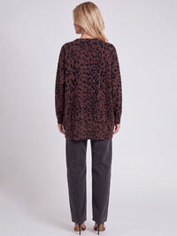 Oversized Pullover aus reiner Merinowolle | braun-schwarz