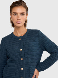 Strickjacke im Chanel-Stil mit Schmuckknöpfen | petrol