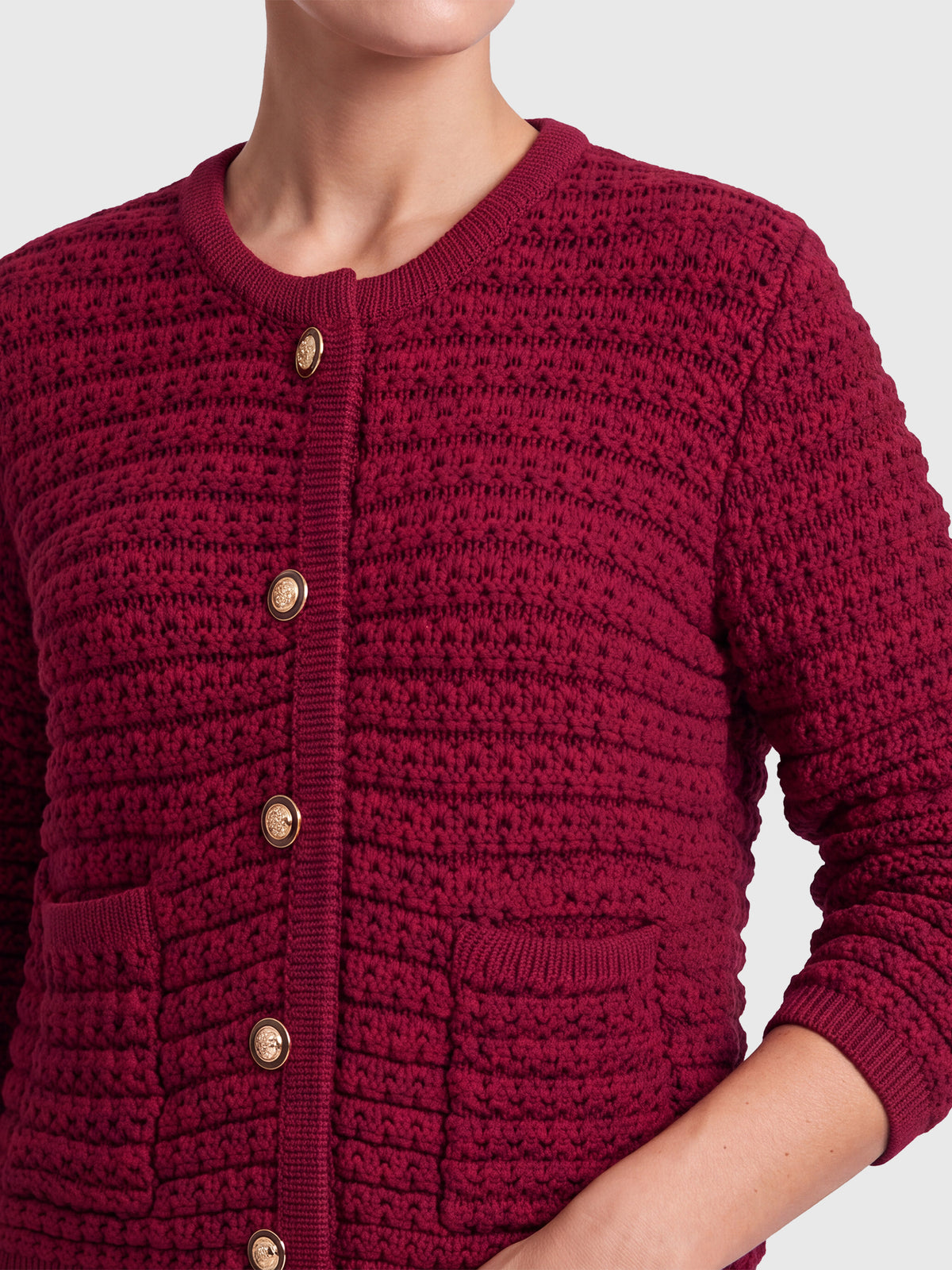 Strickjacke im Chanel-Stil mit Schmuckknöpfen | rot