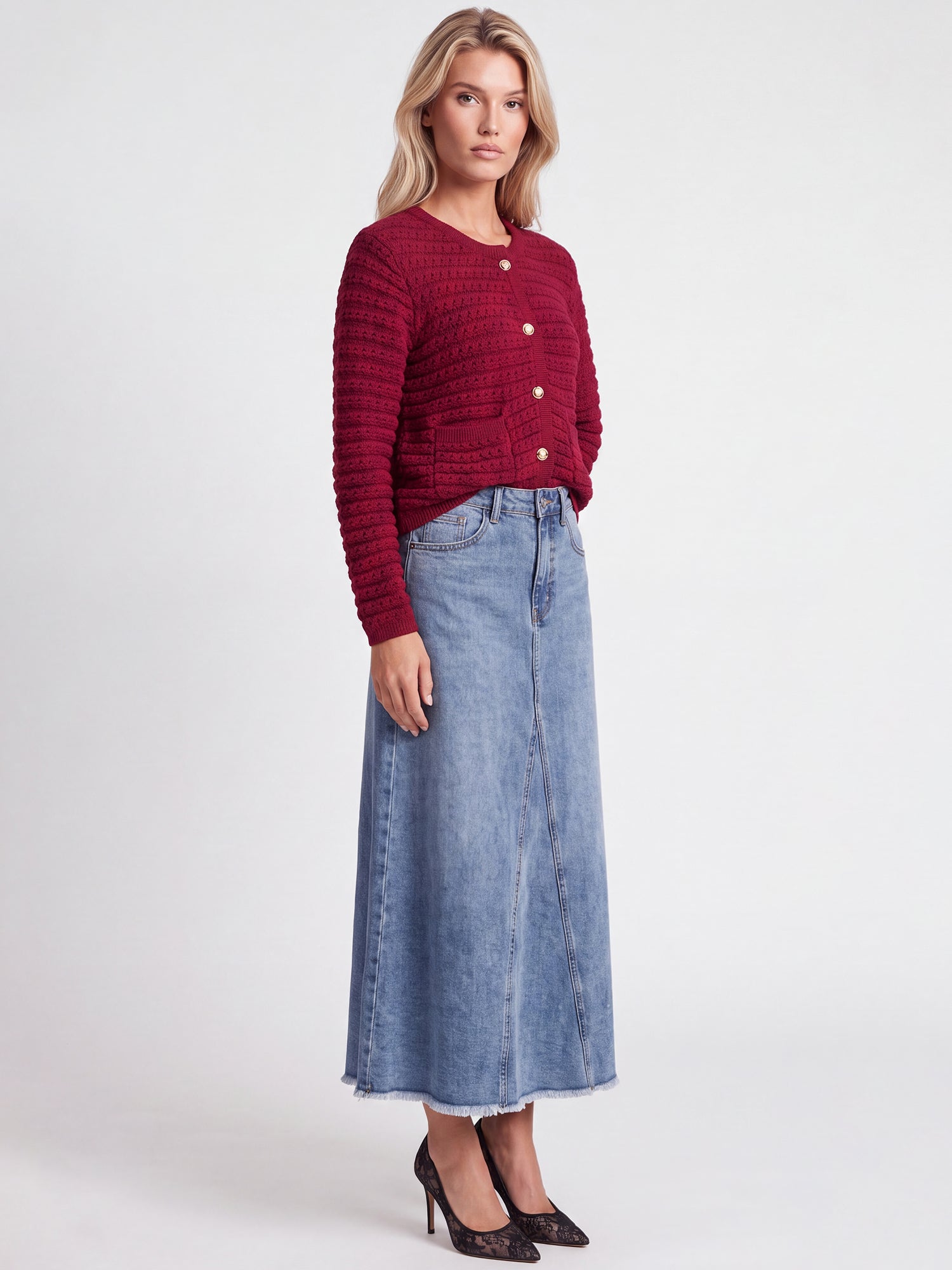 Strickjacke im Chanel-Stil mit Schmuckknöpfen | rot