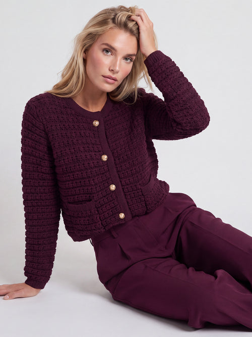 Strickjacke im Chanel-Stil mit Schmuckknöpfen | weinrot image 1