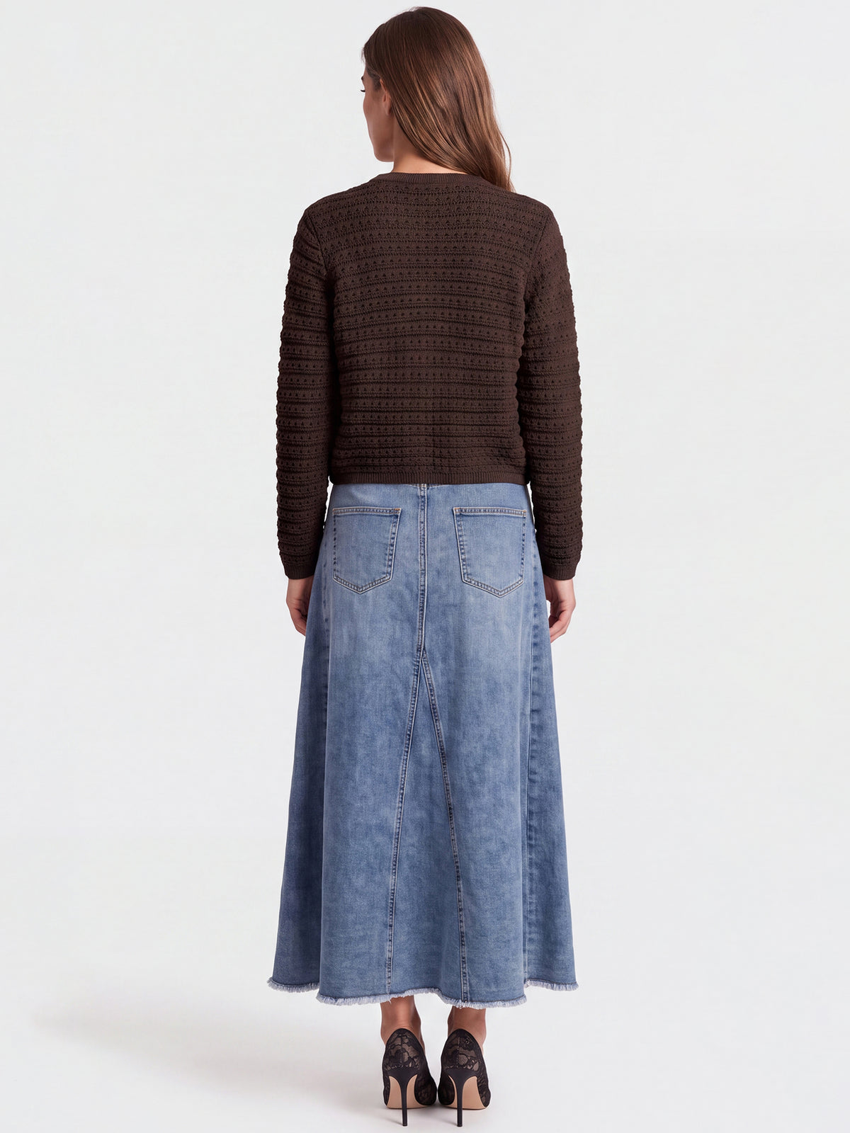 Strickjacke im Chanel-Stil mit Schmuckknöpfen | braun