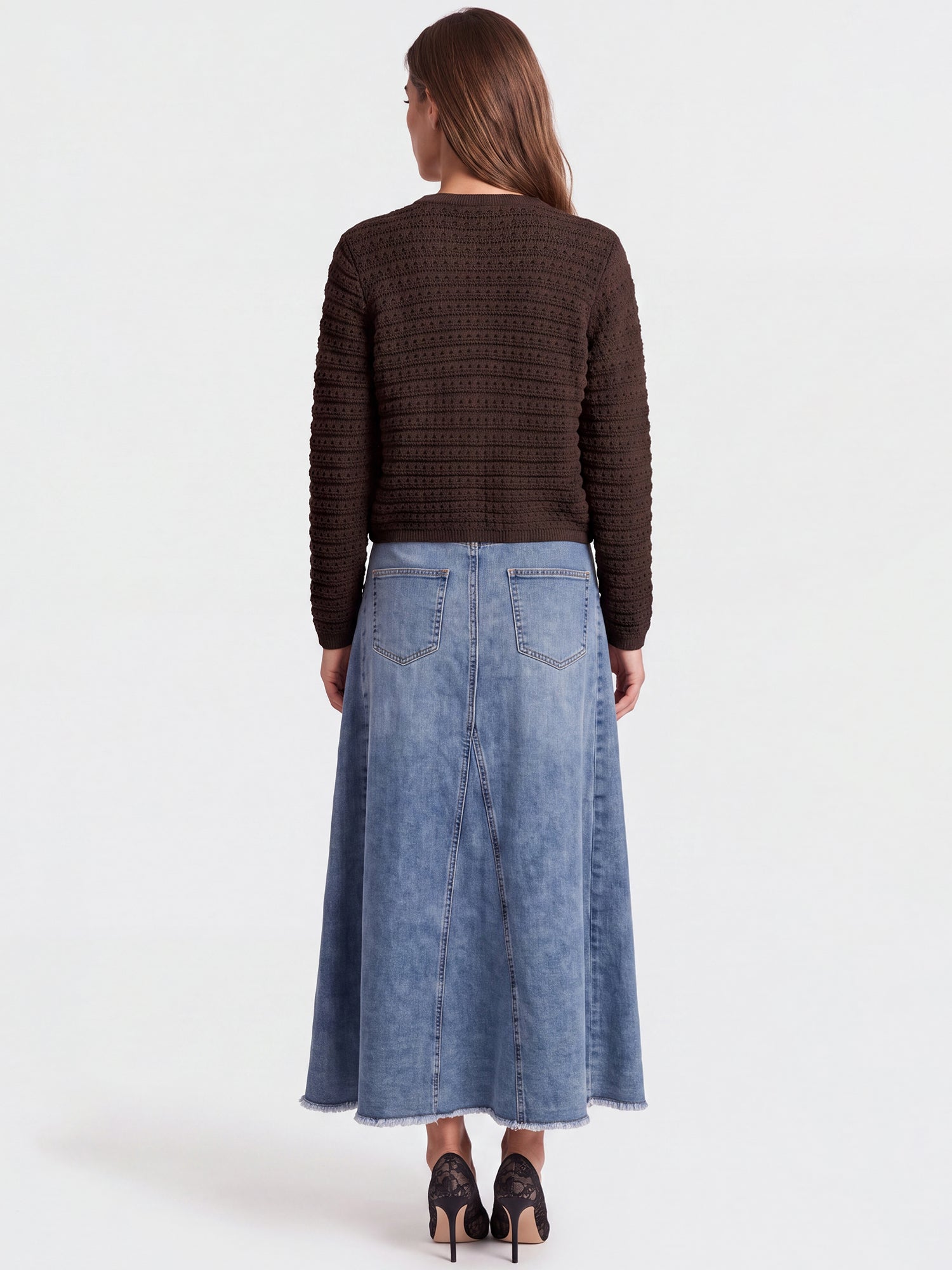 Strickjacke im Chanel-Stil mit Schmuckknöpfen | braun