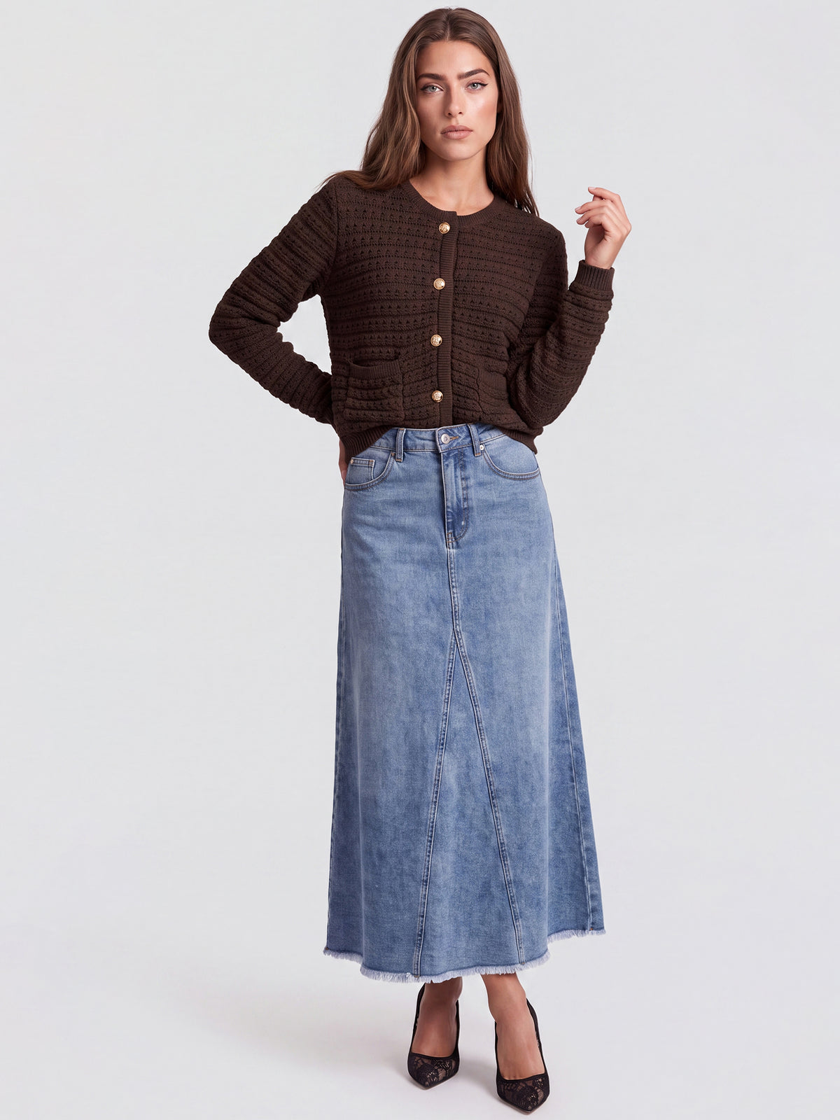 Strickjacke im Chanel-Stil mit Schmuckknöpfen | braun