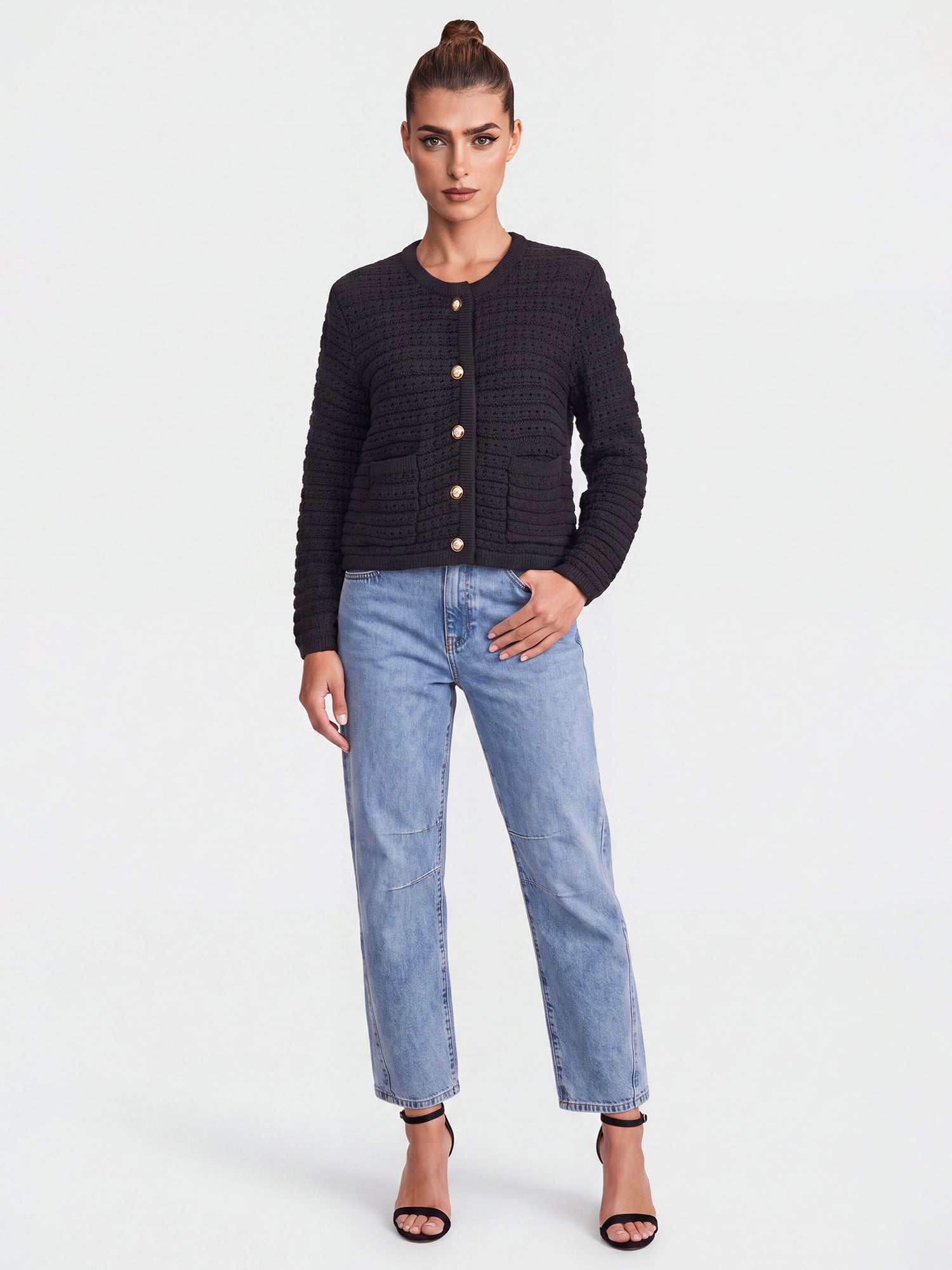 Strickjacke im Chanel-Stil mit Schmuckknöpfen | schwarz