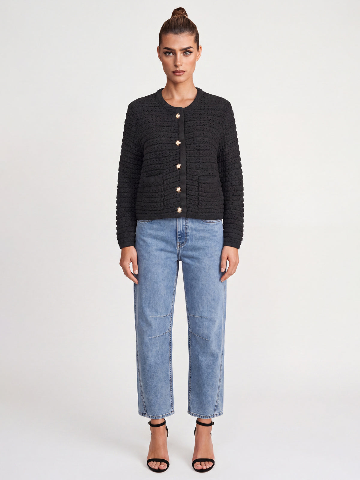 Strickjacke im Chanel-Stil mit Schmuckknöpfen | schwarz