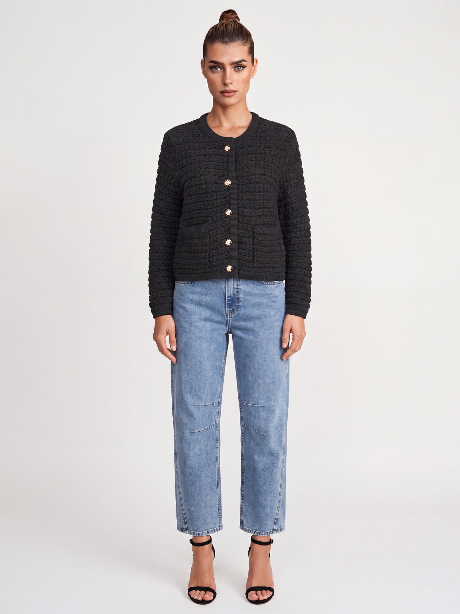 Strickjacke im Chanel-Stil mit Schmuckknöpfen | schwarz