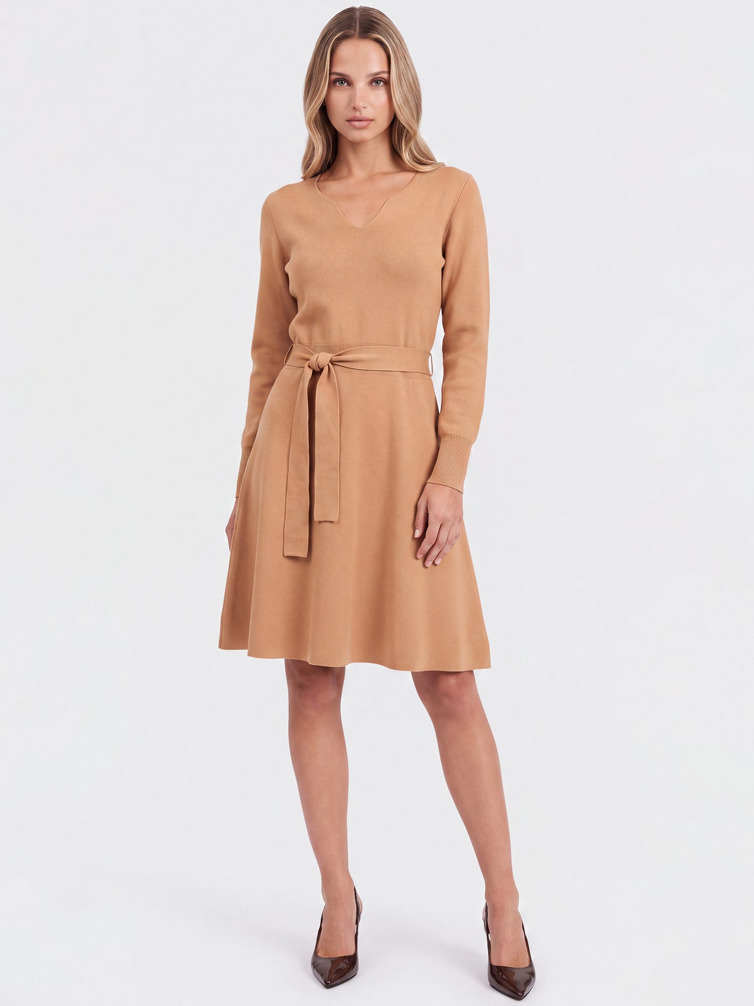 Strickkleid mit Bindegürtel mit Kaschmiranteil | camel
