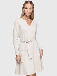 Strickkleid mit Bindegürtel mit Kaschmiranteil | champagner