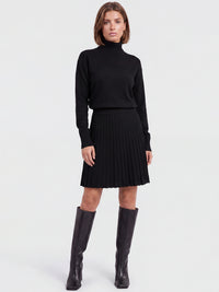 2-in-1 Strickkleid mit Rollkragen und Faltenrock | schwarz