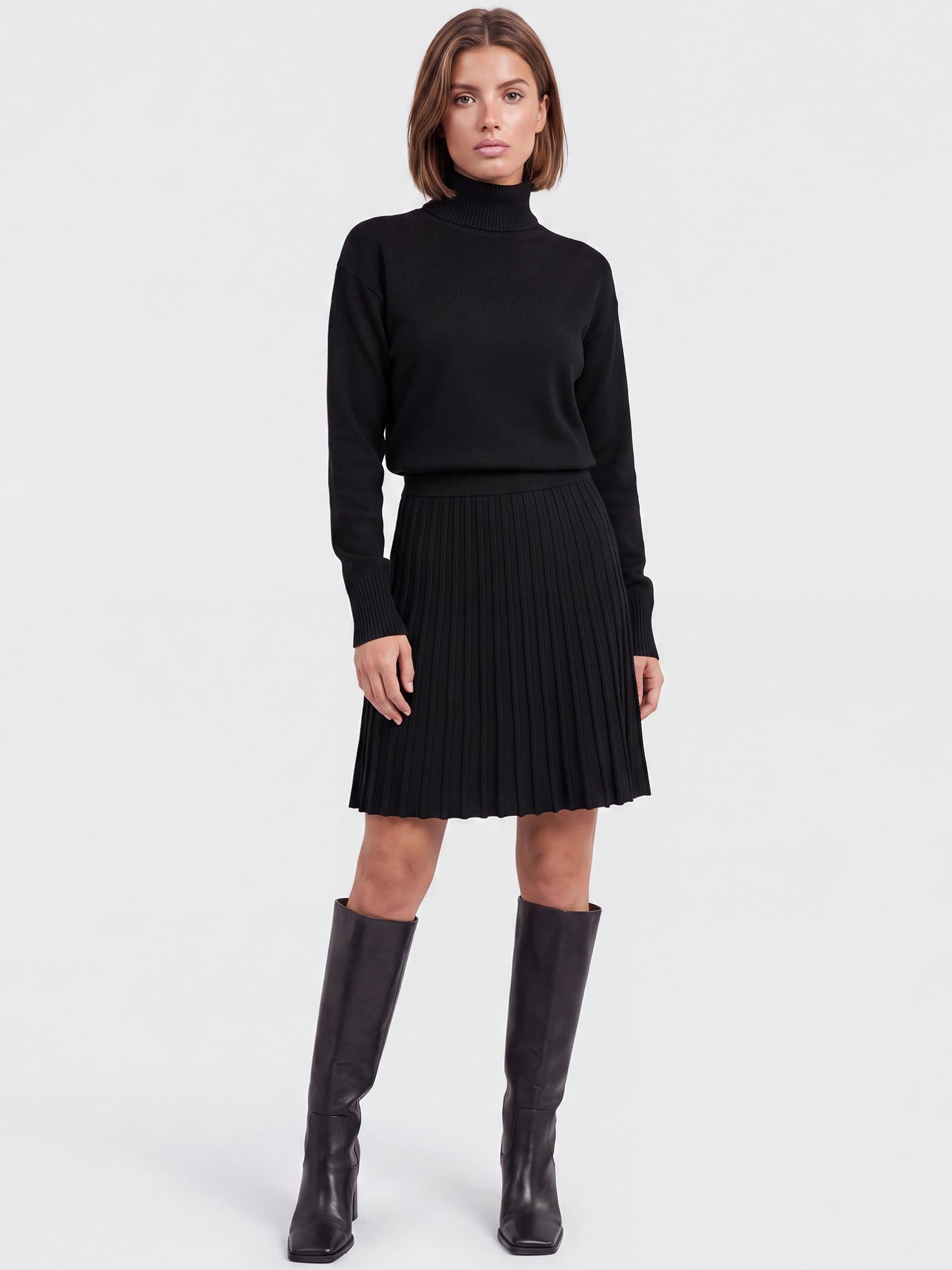 2-in-1 Strickkleid mit Rollkragen und Faltenrock | schwarz