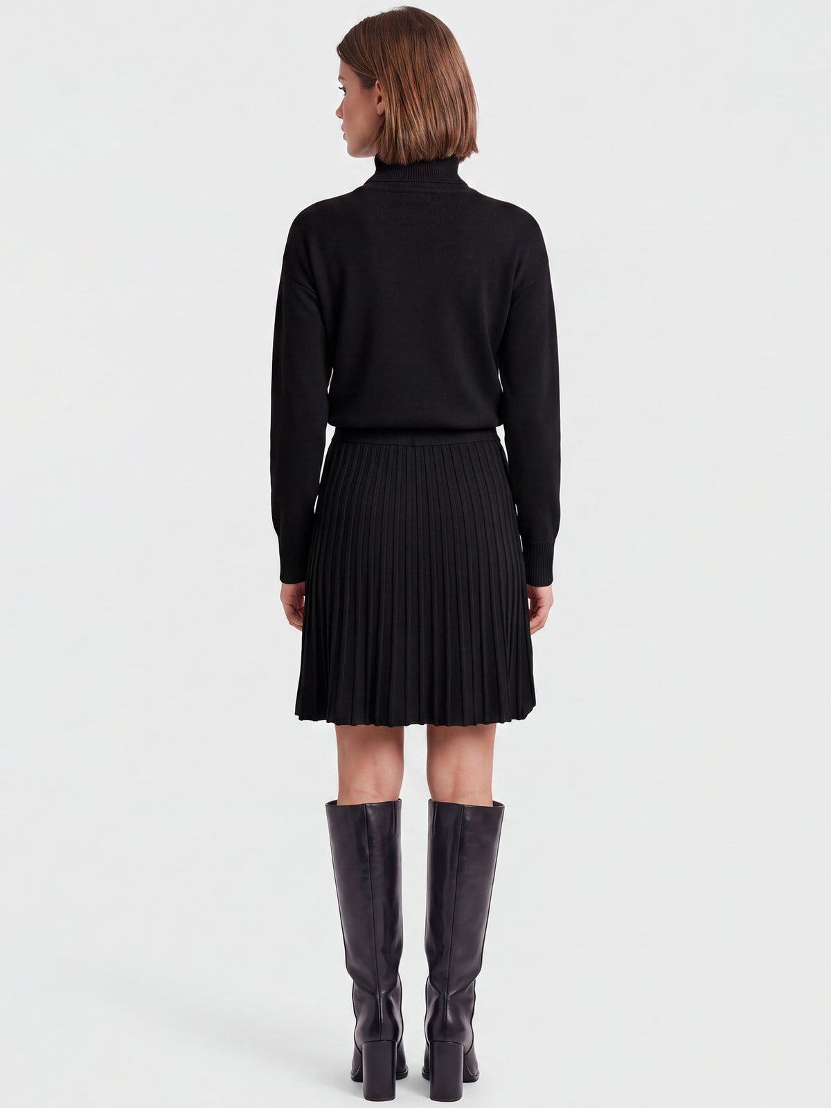 2-in-1 Strickkleid mit Rollkragen und Faltenrock | schwarz