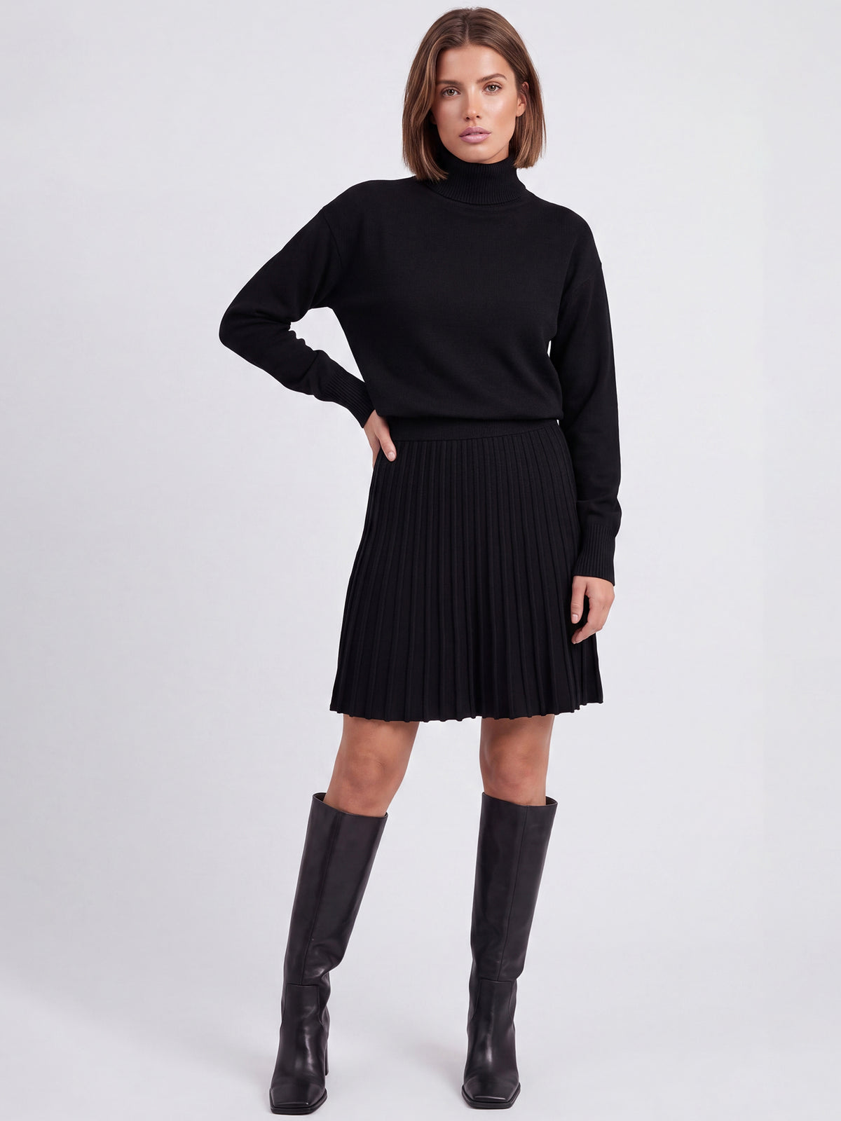 2-in-1 Strickkleid mit Rollkragen und Faltenrock | schwarz