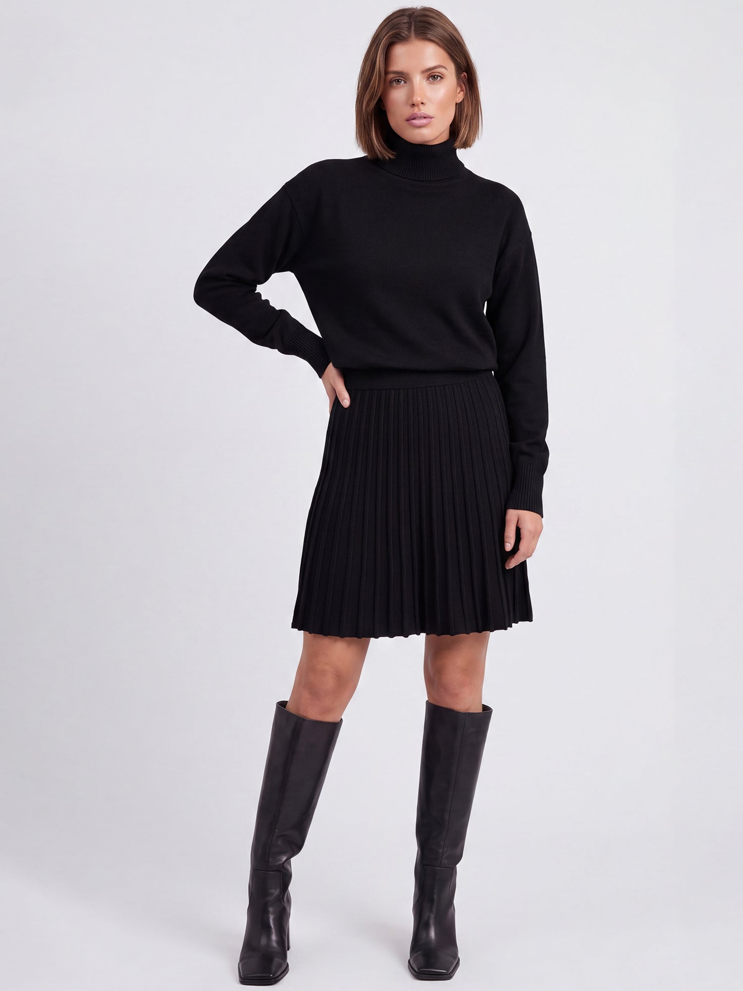 2-in-1 Strickkleid mit Rollkragen und Faltenrock | schwarz