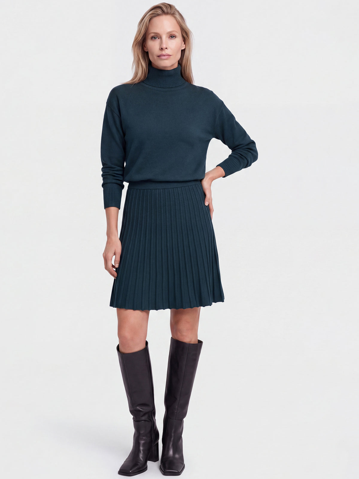 2-in-1 Strickkleid mit Rollkragen und Faltenrock | petrol