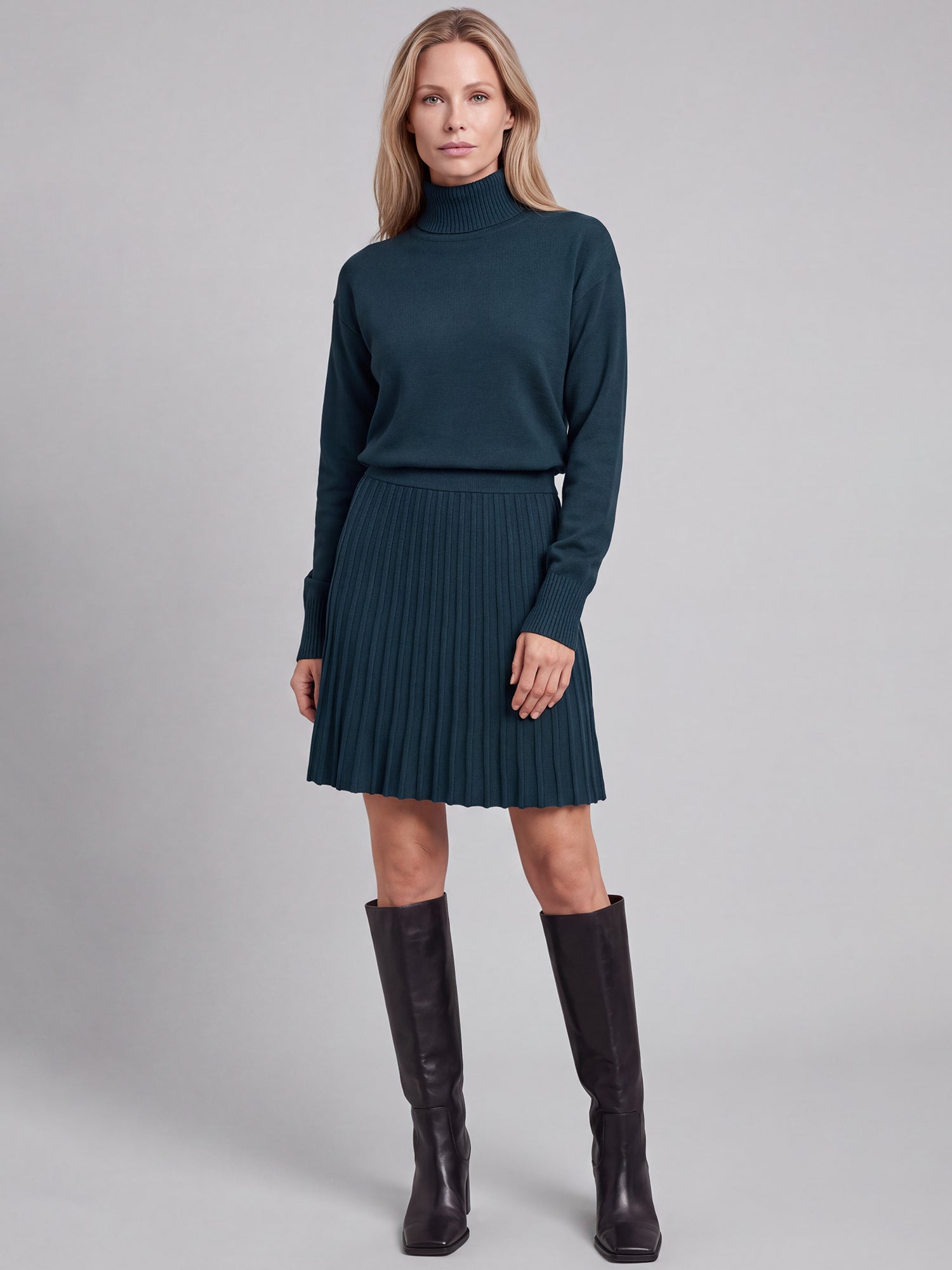 2-in-1 Strickkleid mit Rollkragen und Faltenrock | petrol