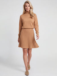 2-in-1 Strickkleid mit Rollkragen und Faltenrock | camel