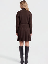 2-in-1 Strickkleid mit Rollkragen und Faltenrock | braun