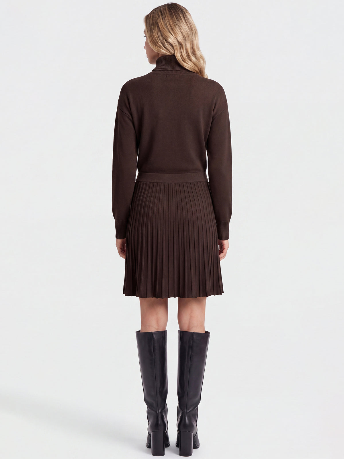 2-in-1 Strickkleid mit Rollkragen und Faltenrock | braun