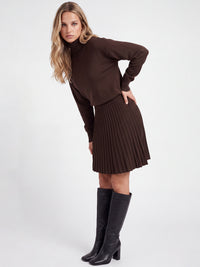 2-in-1 Strickkleid mit Rollkragen und Faltenrock | braun