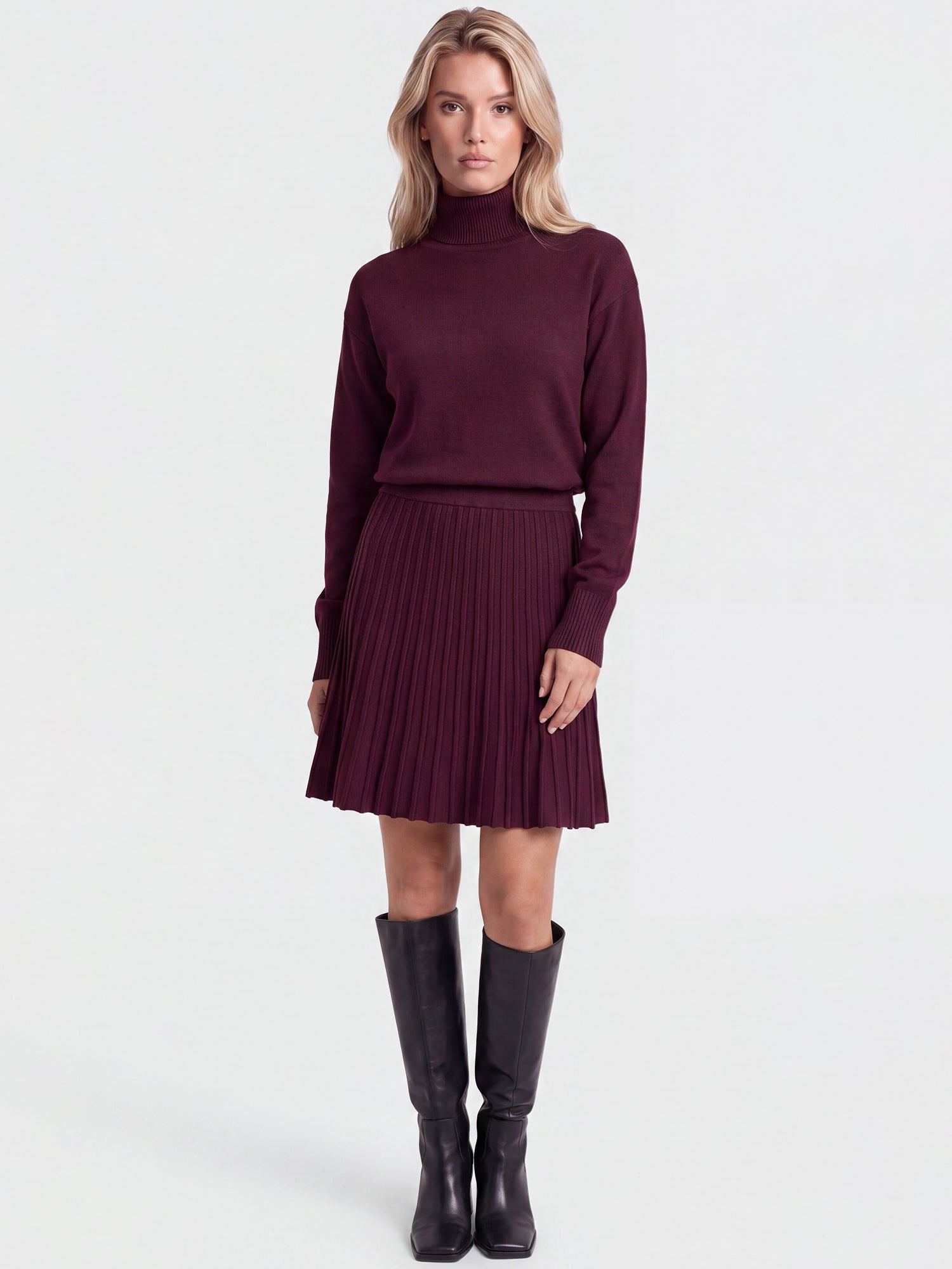 2-in-1 Strickkleid mit Rollkragen und Faltenrock | weinrot