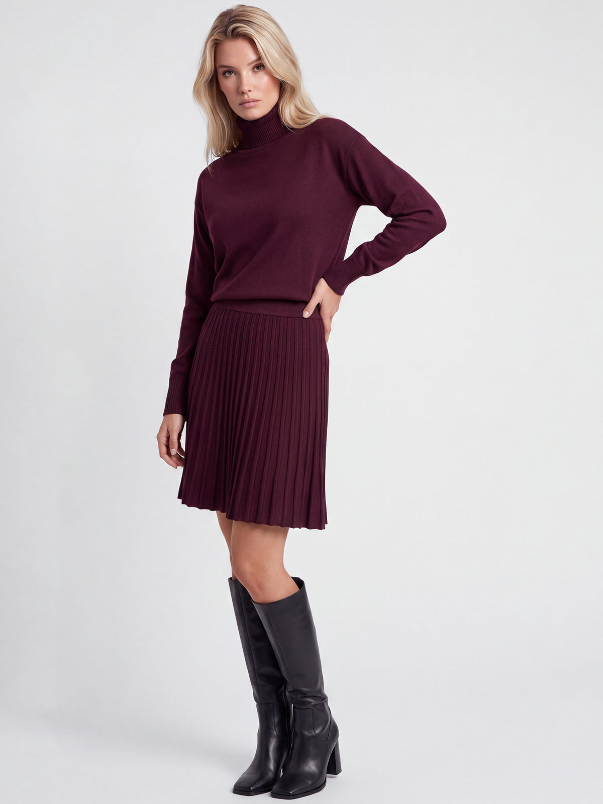 2-in-1 Strickkleid mit Rollkragen und Faltenrock | weinrot