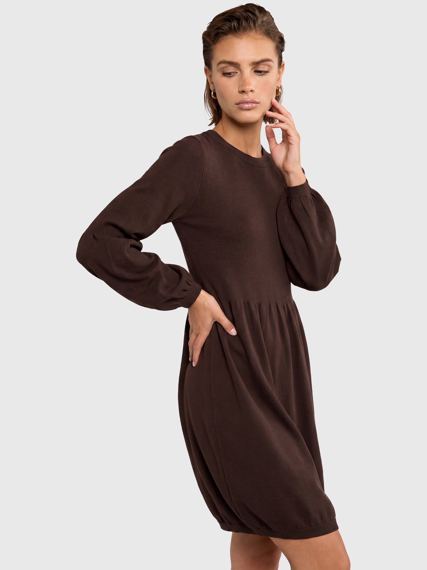 Oversized Strickkleid mit Ballon-Effekt | braun